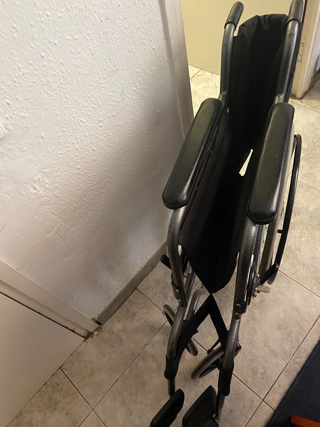 Silla de ruedas para discapacitados