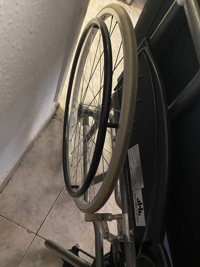 Silla de ruedas para discapacitados