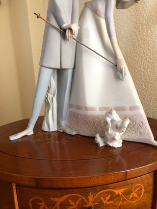 LLADRÓ Figura antigua .