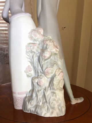 LLADRÓ Figura antigua .