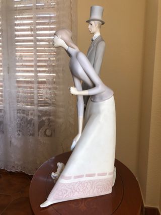 LLADRÓ Figura antigua .