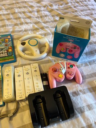 Wii u,5juegos,volante+5mandos y cargador bateria