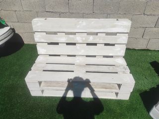 Conjunto/composición mesa y bancos jardín blancos