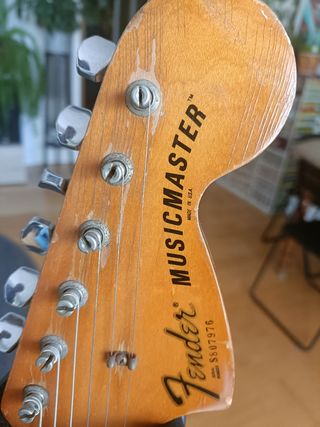 Guitarra Fender Musicmaster 1978