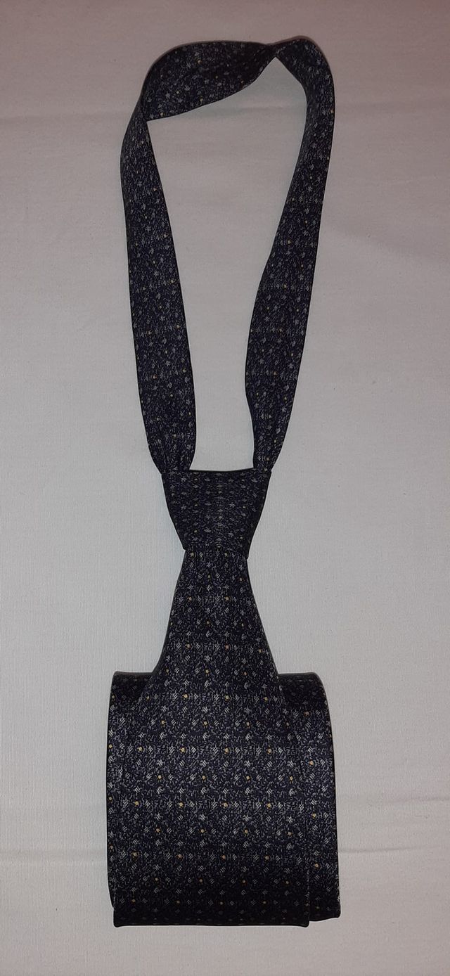 Corbata gris / negro (100% seda natural)