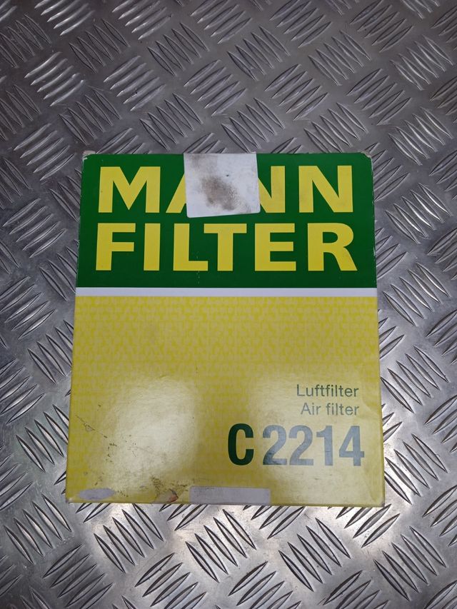 Filtro de aire C2214 Mann-Filter