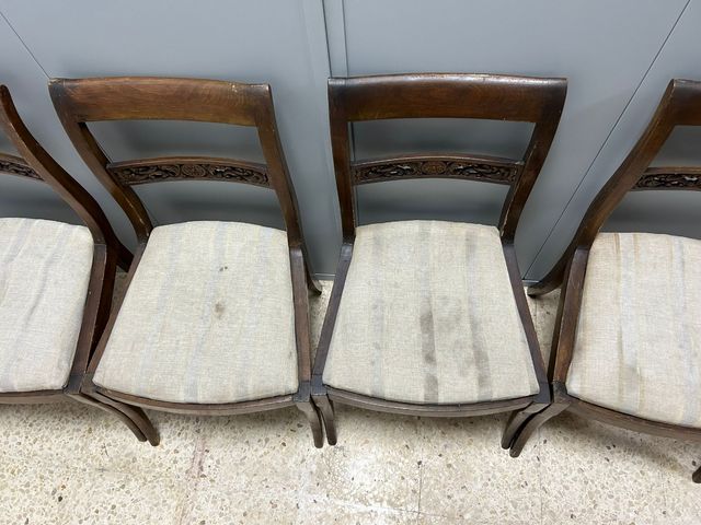 4 sedie in legno intagliato molto belle x 120 @ 150€