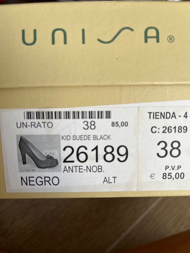 Salones de ante negro