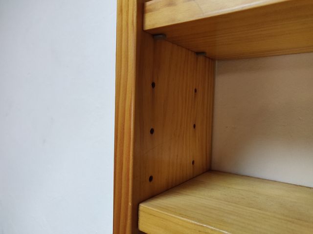 estanterías pino barnizadas