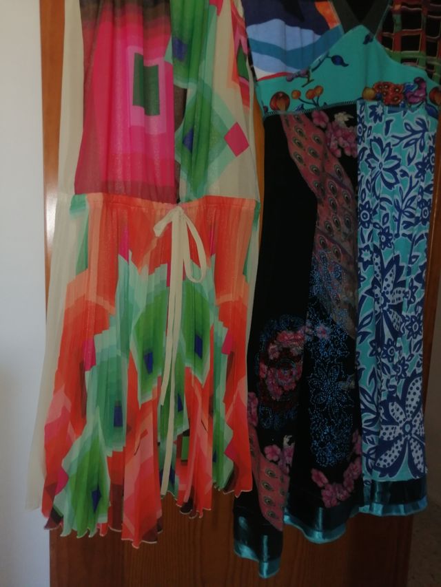 lote de dos  vestidos