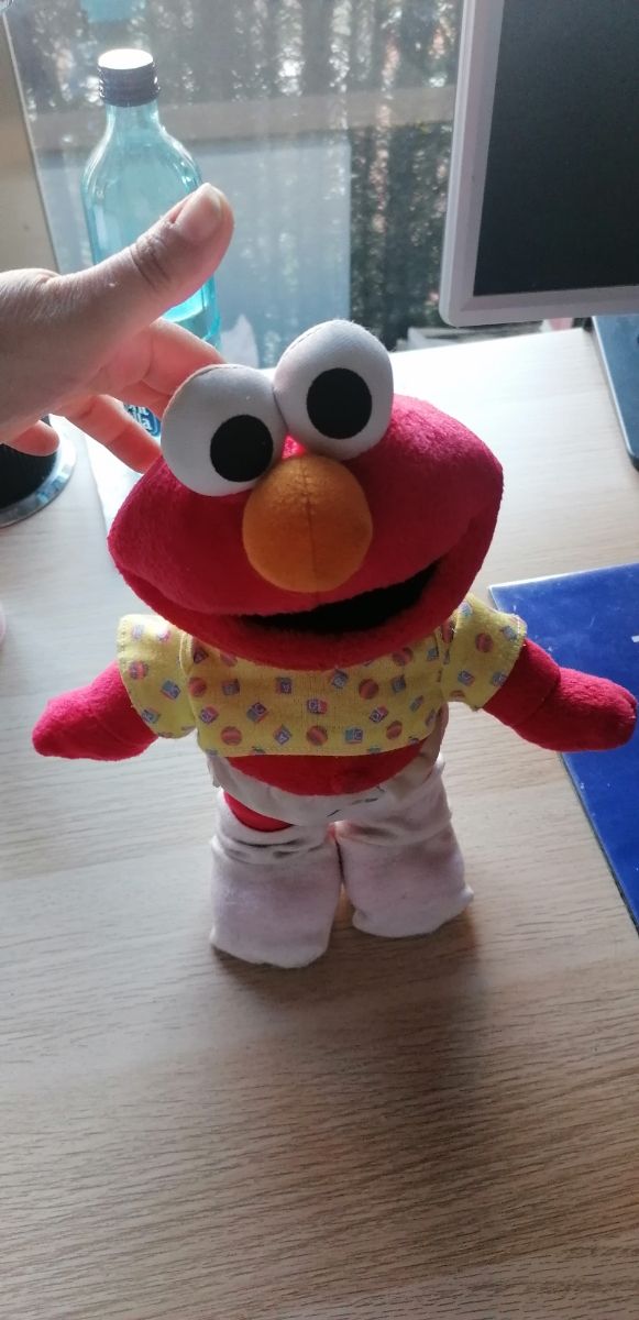 Elmo parlante a pilas