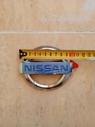 Embellecedor de Nissan