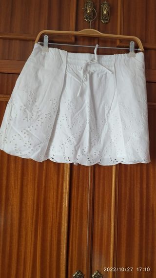 PRECIOSA falda corta NUEVA, NO ESTRENADA, talla L