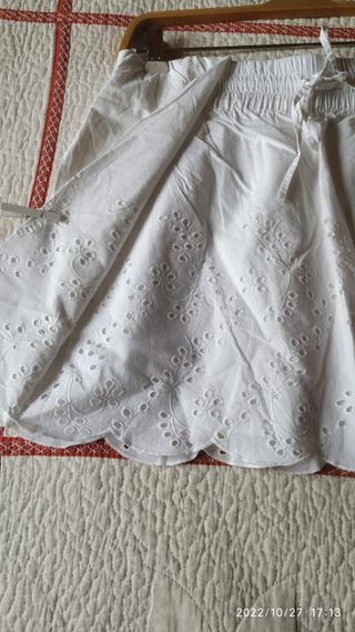 PRECIOSA falda corta NUEVA, NO ESTRENADA, talla L