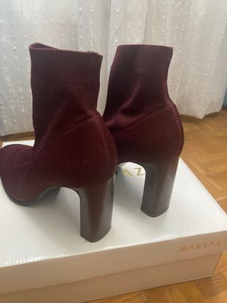 Botín calcetín burdeos Zara Talla 37