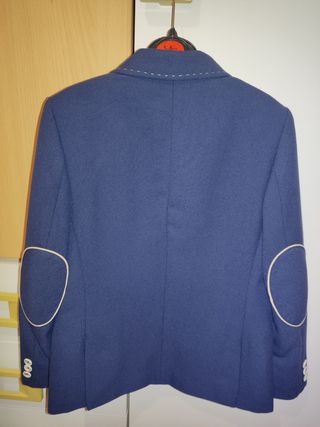 se vende traje niño en JAEN..