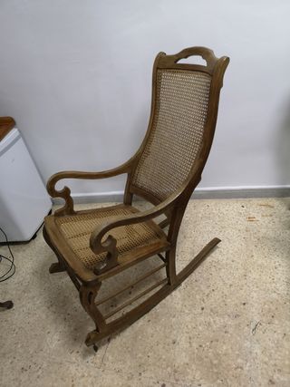 Hamaca Mecedora de rejilla y madera