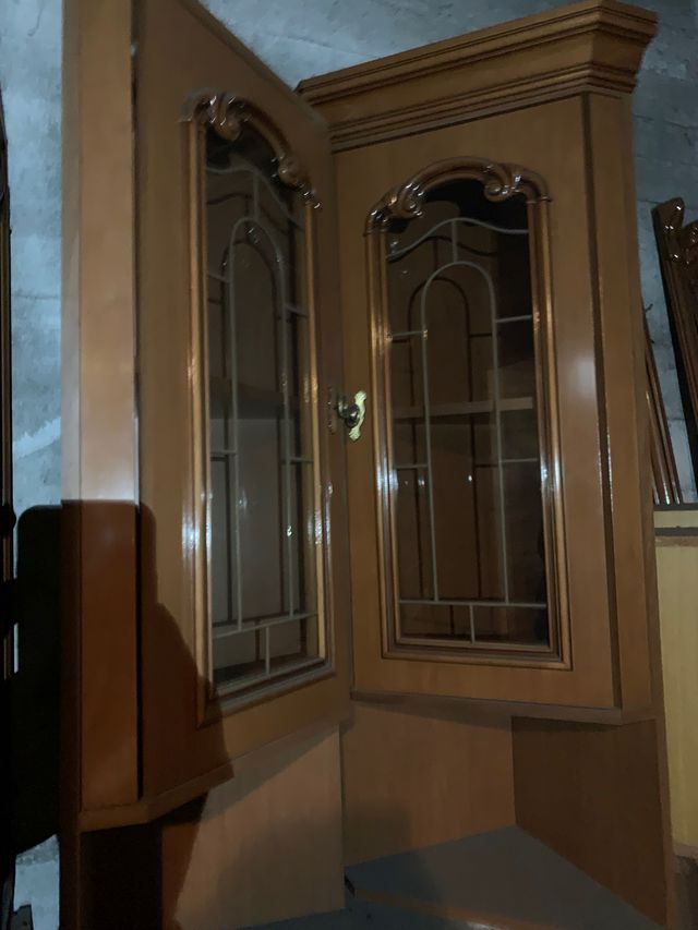 Vendo mobili vecchi ma tenuti bene