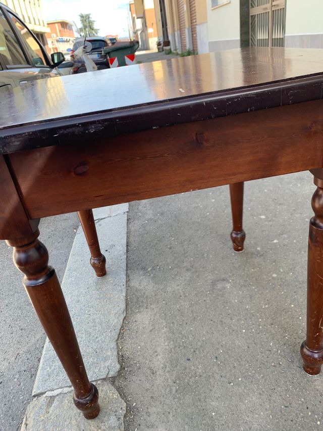 Vendo mobili vecchi ma tenuti bene