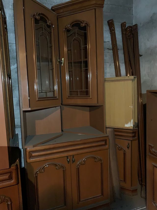 Vendo mobili vecchi ma tenuti bene