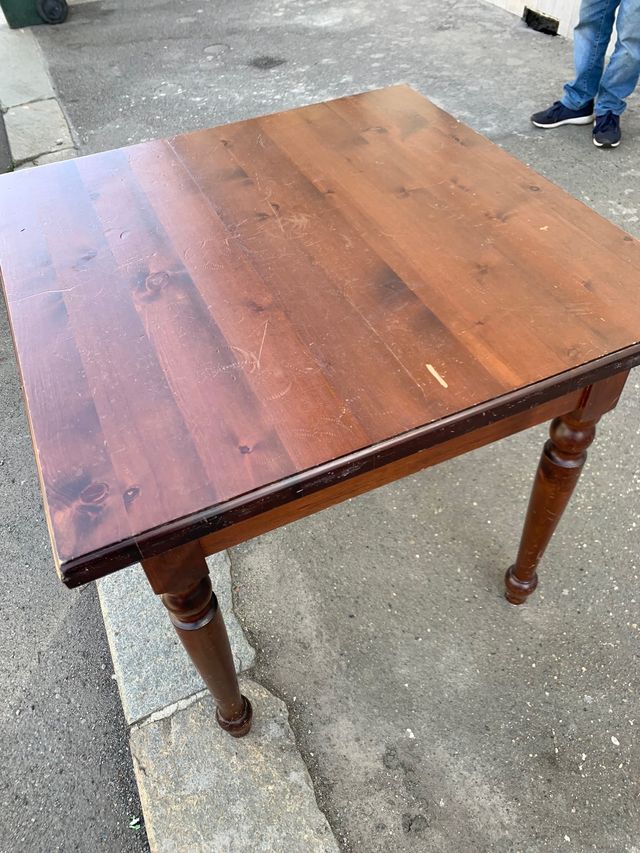 Vendo mobili vecchi ma tenuti bene