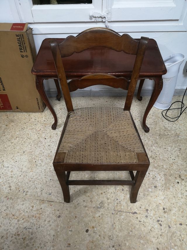 Sedia antica in legno e corda