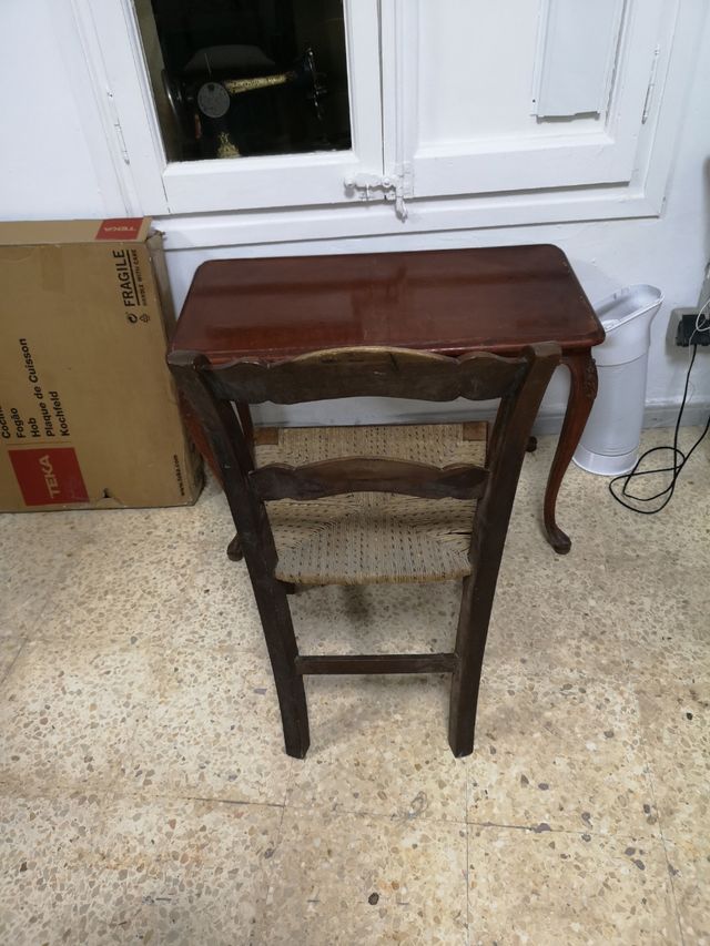 Sedia antica in legno e corda