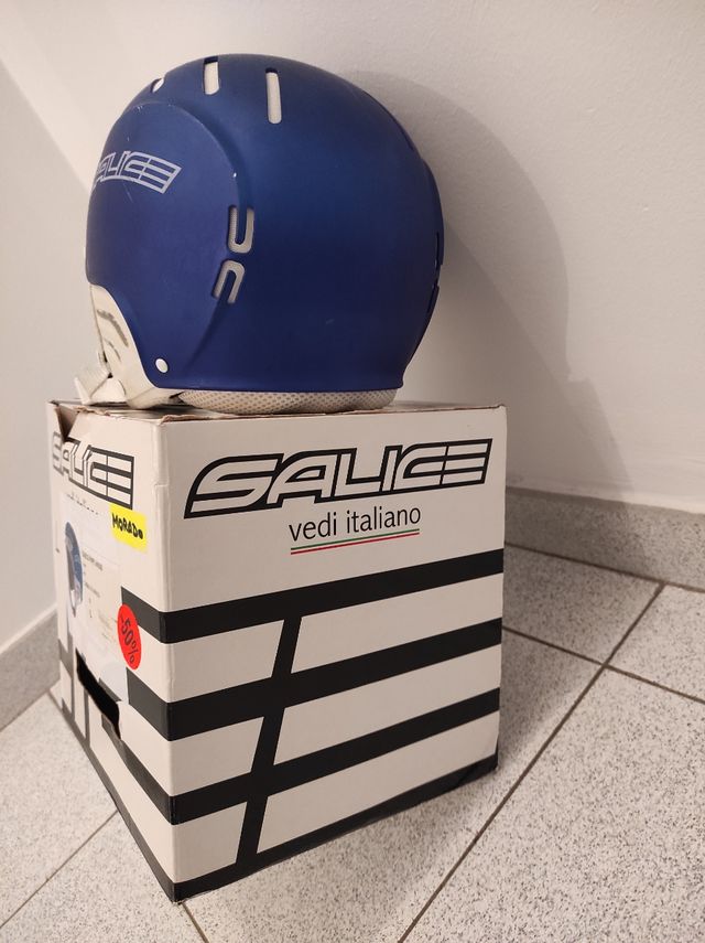 capacete de esqui em segunda mão em perfeitas condições