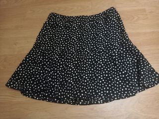 Falda-pantalón lunares. Talla S. Stradivarius