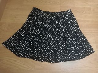 Falda-pantalón lunares. Talla S. Stradivarius