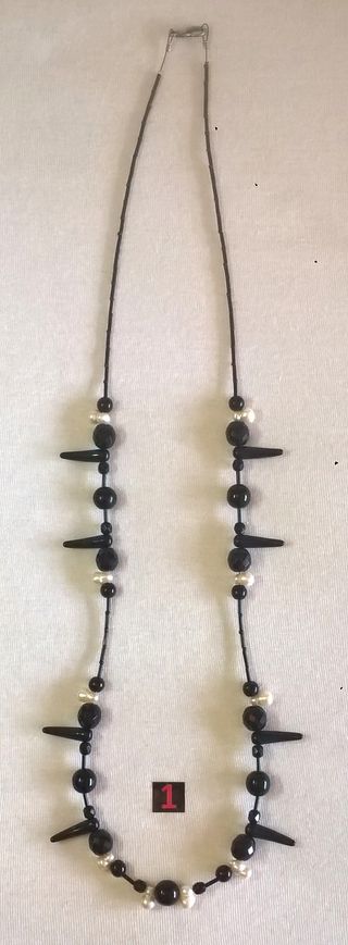 COLLAR LARGO.CRISTAL NEGRO,AZABACHES Y PERLAS