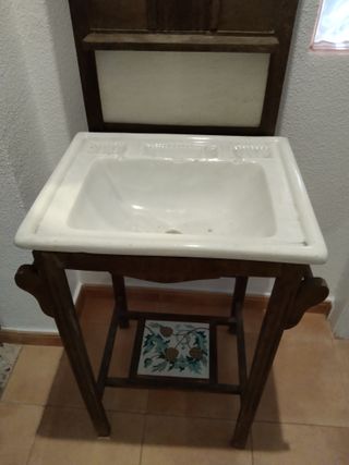 Muebles, lavabos, objetos antiguos