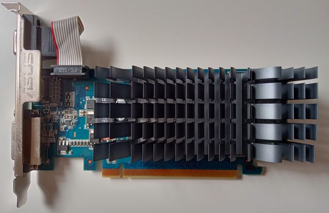 Gráfica ASUS Geforce 210 1 GB