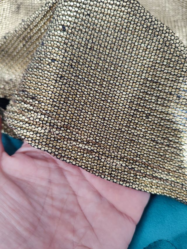 Camiseta metalizada dorada