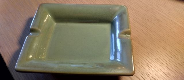 Portacenere smaltato