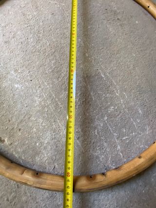 Rueda bicicleta y llanta de madera