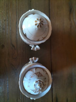 Porcelana blanca y oro. Bomboneras francesas.