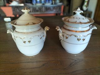 Porcelana blanca y oro. Bomboneras francesas.