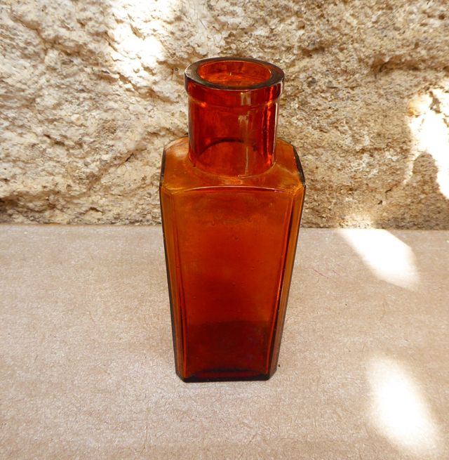 2 botellas de farmacia