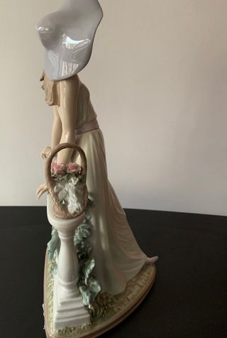 Figura original de Lladró Mujer Reflexiva