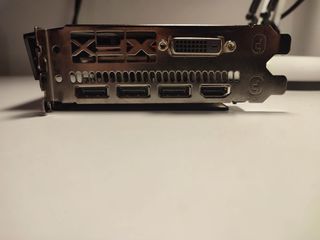 Tarjeta gráfica AMD XFX 570 8GB Samsung
