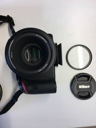 Cámara Nikon D3200 + Objetivos + Accesorios