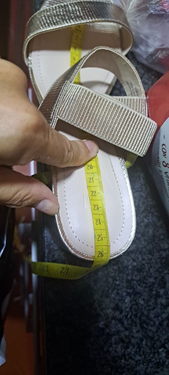 Sandalias doradas mujer