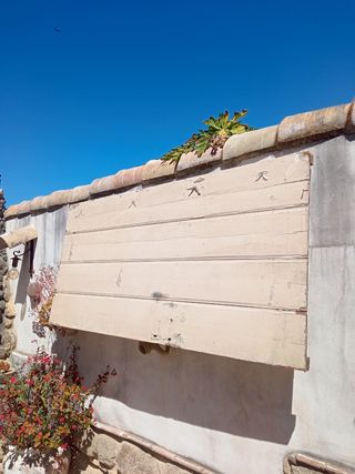 Puerta antigua ideal para decoración