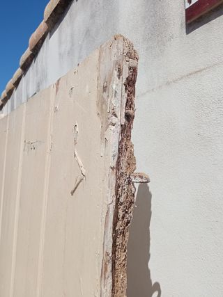 Puerta antigua ideal para decoración