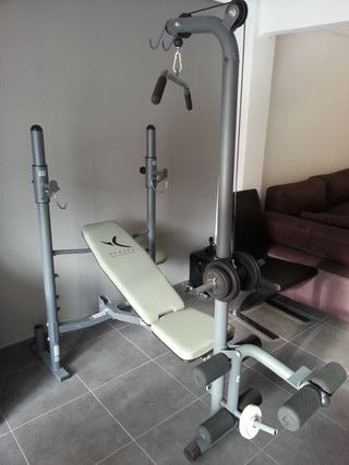 Equipo completo de gimnasio en casa plegable.