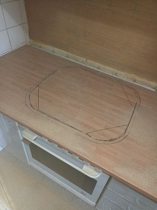 se hace reforma cerrajería fontanería puertas 