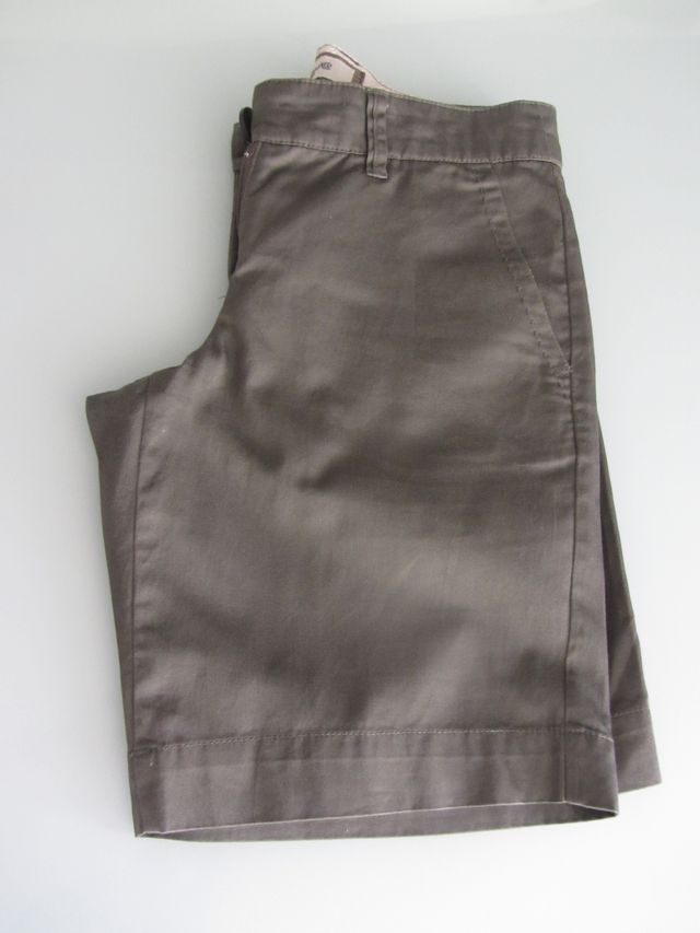 Bermudas talla 36 Formula joven en verde militar