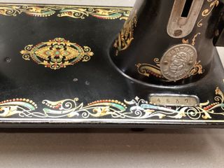 Antigua maquina de coser Wertheim