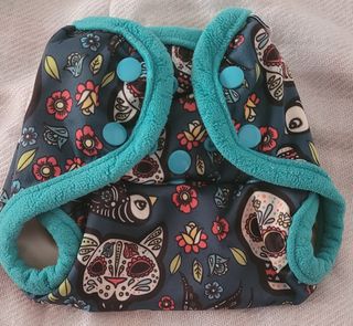 Dos camisetas a estrenar con etiquetas talla 2/3